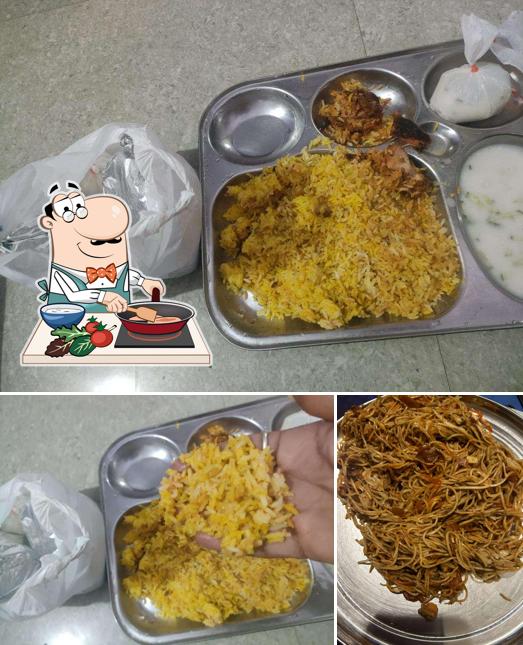 Chicken curry at Maa Dakhinakali fast food