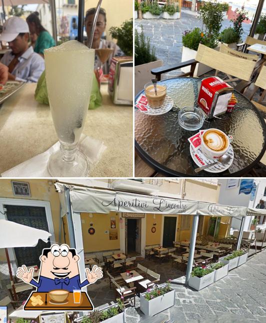 La foto della cibo e esterno di Aperitivi L' Incontro Cafè