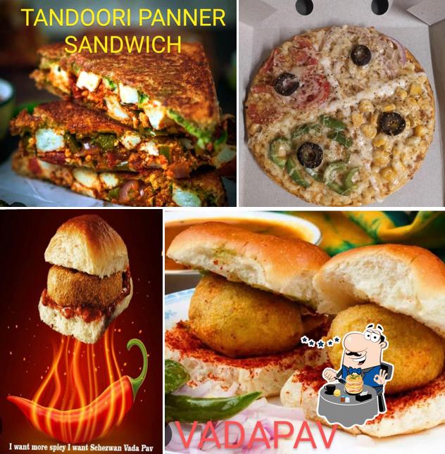 Food at GANESH PATTI VADAPAV