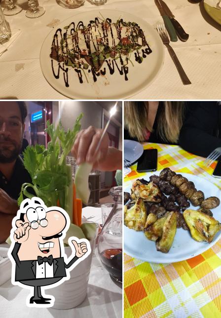 La interni e cibo del ristorante