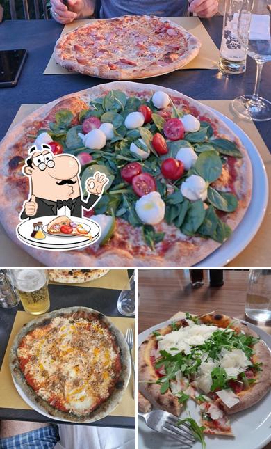 Ordina tra le molte varianti di pizza