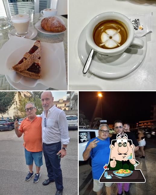 La immagine di cibo e esterno da M Caffè