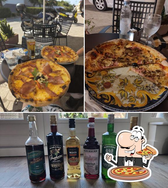 Ordina una pizza a Caffe bar Timon