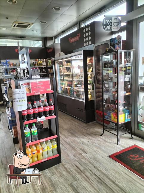 Gli interni di Eni Cafè & Shop