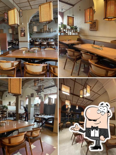 The interior of Jassi De Parathe