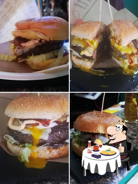 Ordina un hamburger a Pub Las Vegas