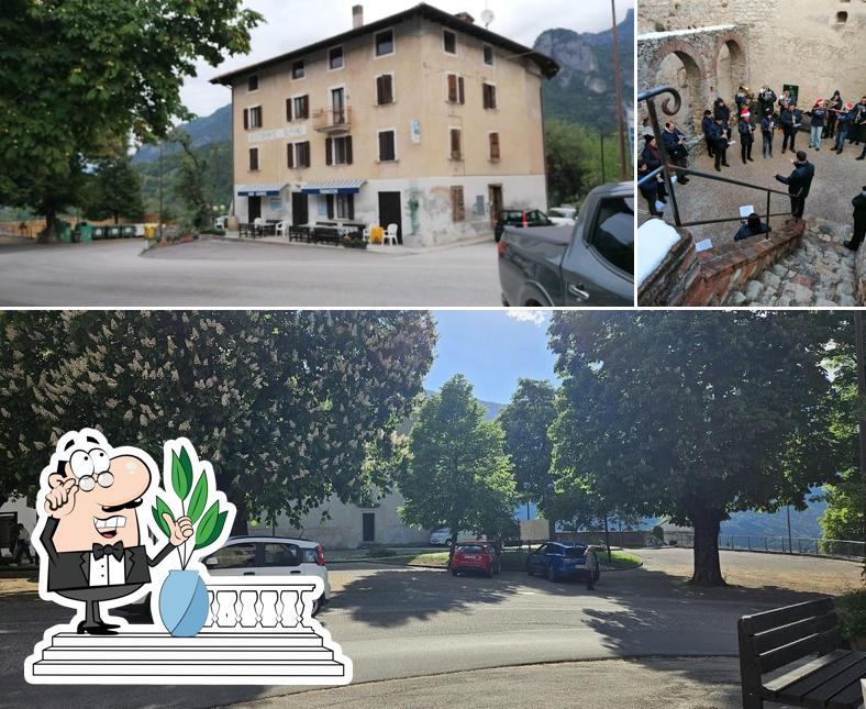 Tra le varie cose da Bar Alpino si possono trovare la esterno e cibo