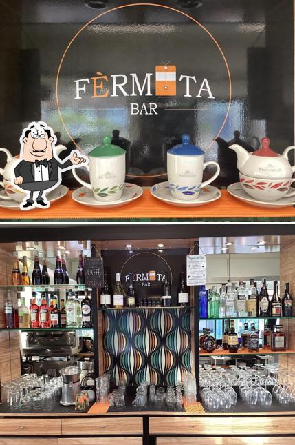 Dai un'occhiata agli interni di Fèrmata Bar