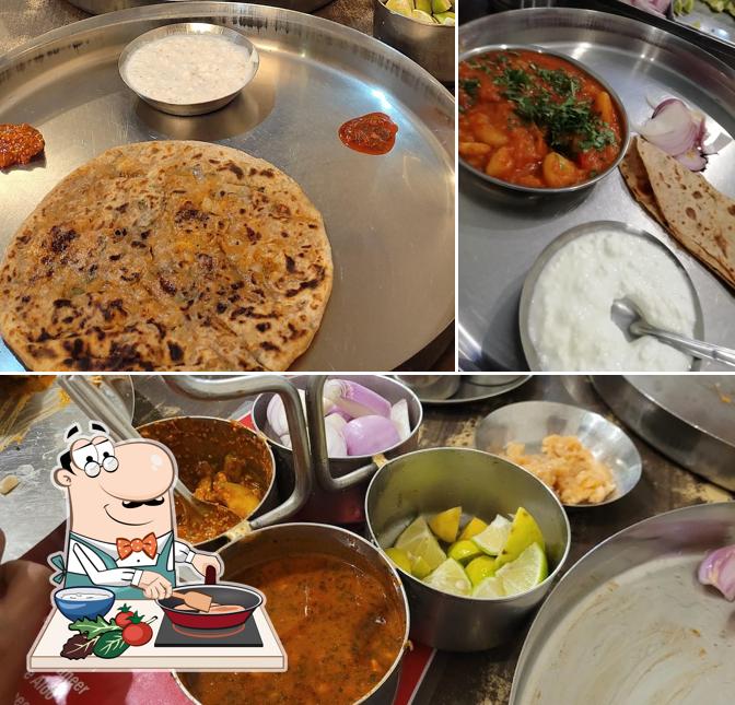 Chicken curry at Jay matarani Paratha Factory