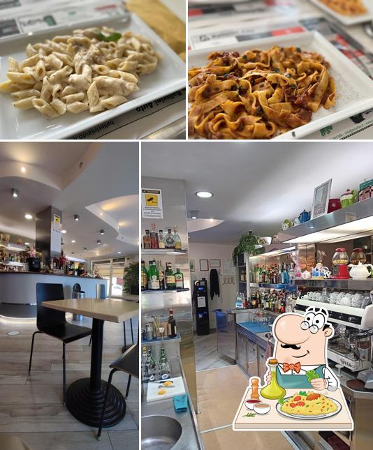 La foto di cibo e interni da Bar Chiarlitti