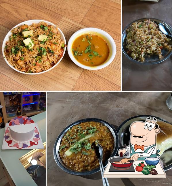 Chicken curry at PALAV PAV BHAJI SAHKARI HARD