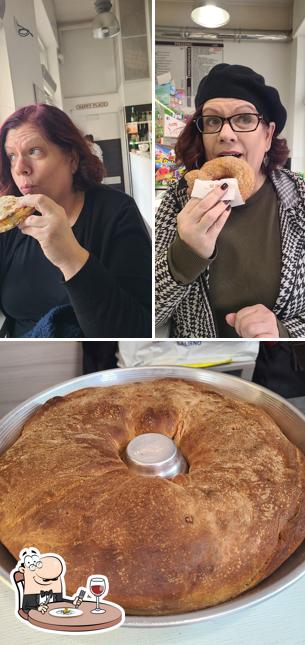 Cibo al Cornetti E Pizzette Di Guglielmelli Claudia