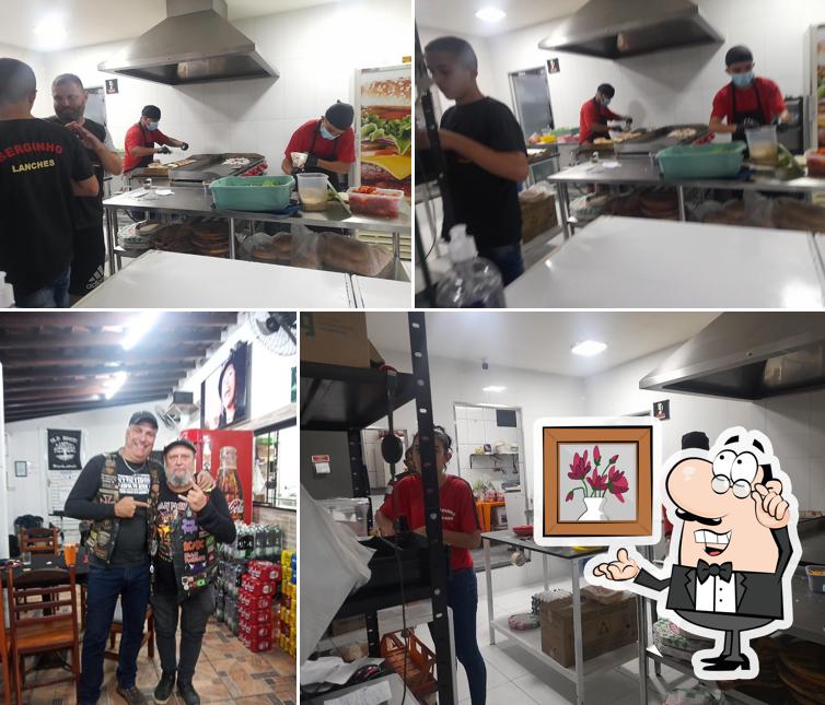 O interior do Serginho Lanches