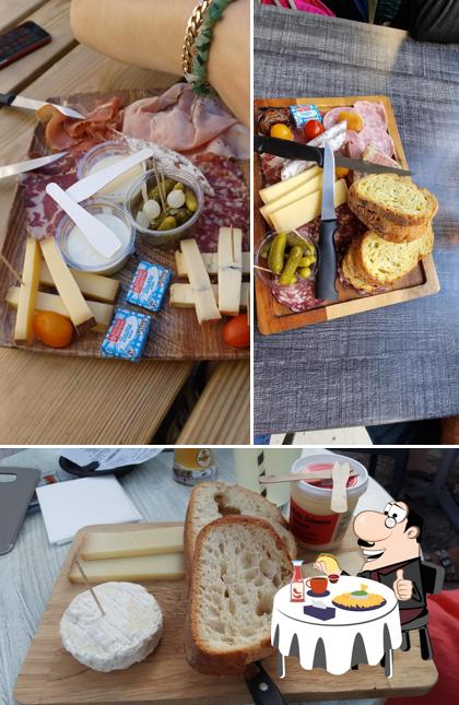 Assiette de fromage à Café Charles