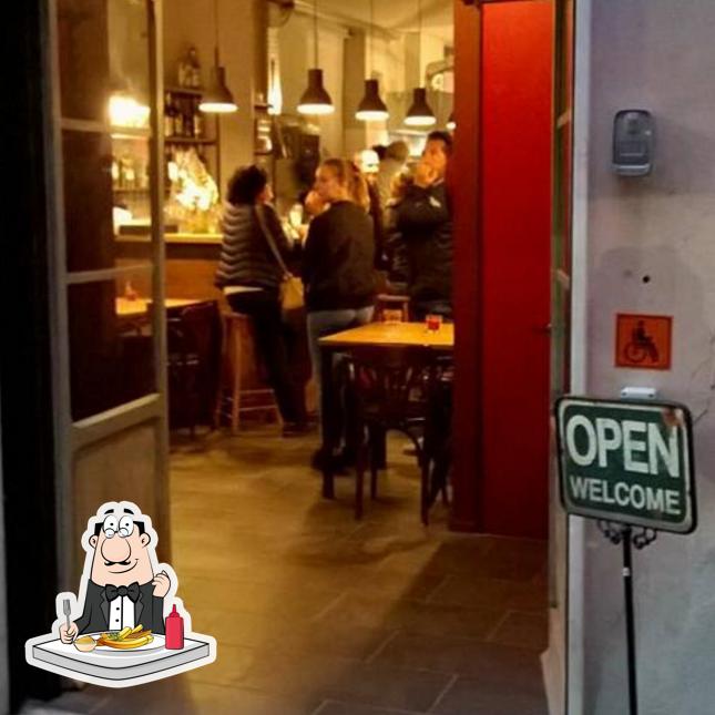 Ordina le patatine fritte a Rossovino Bistrot