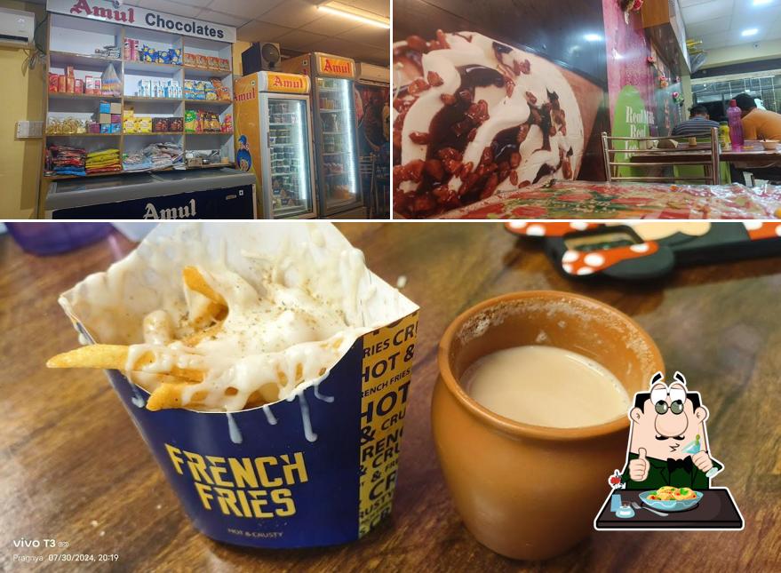 Food at Dinesh cafe (amul ice cream parlour)