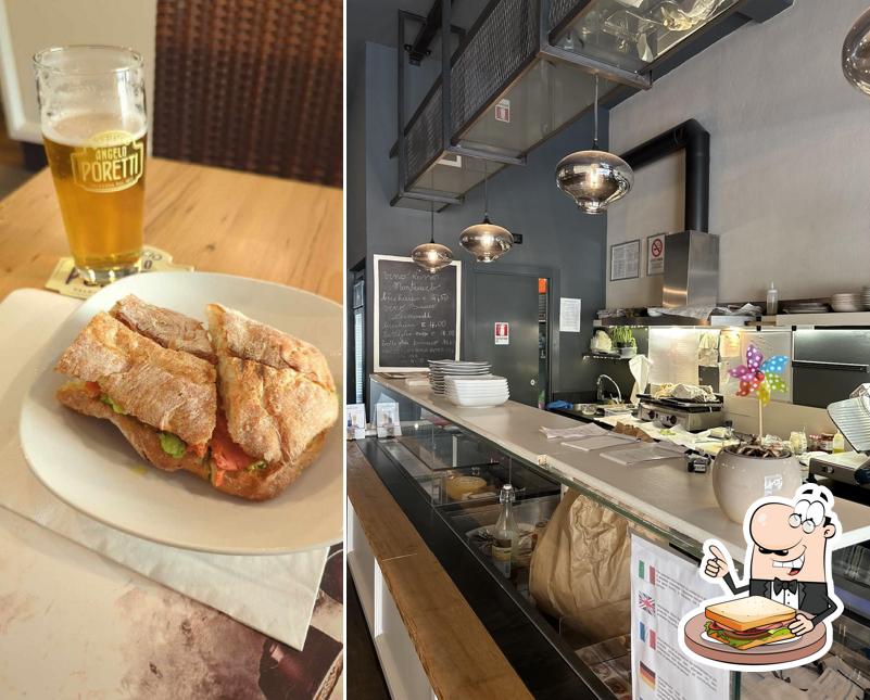 Toast al formaggio al AzaBenedetta Paninoteca Birreria