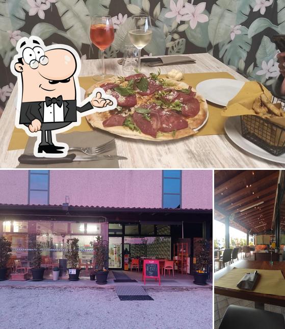 La interni e cibo del ristorante