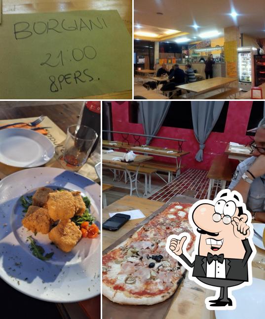 Siediti a un tavolo di Napul'è Pizzeria