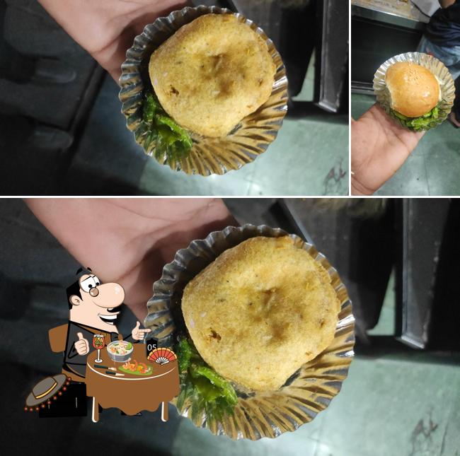 Food at Puneri Vadapav