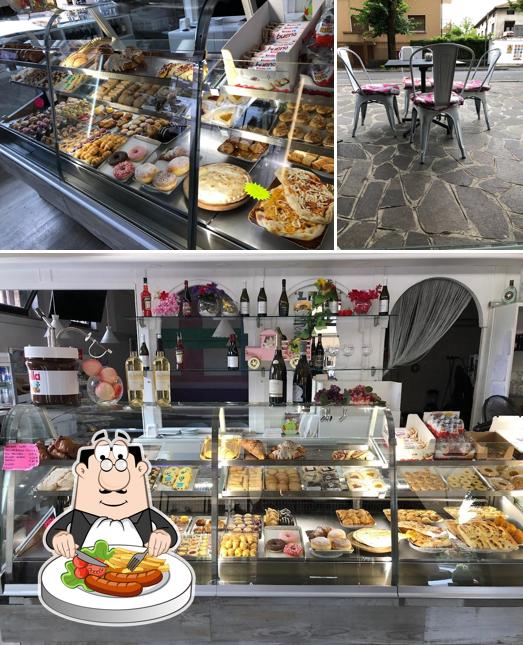 La cibo e interni del ristorante