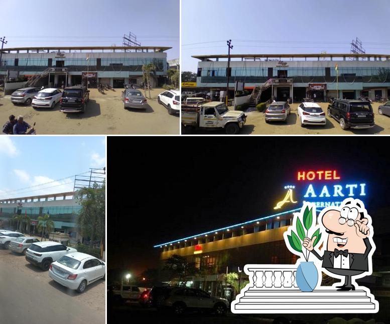 The exterior of Laziz Hotel