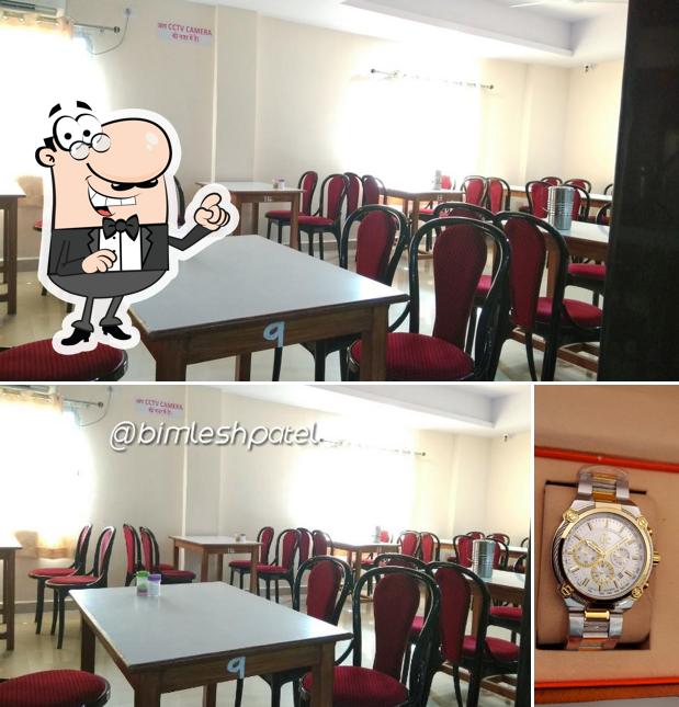 The interior of Famous mens wear custom shop 1st copy item available