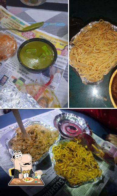 Pad thai at Indian Food Plaza