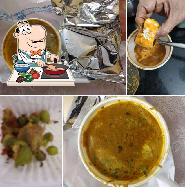 Chicken curry at Agarwal's Ghar Ka Khana