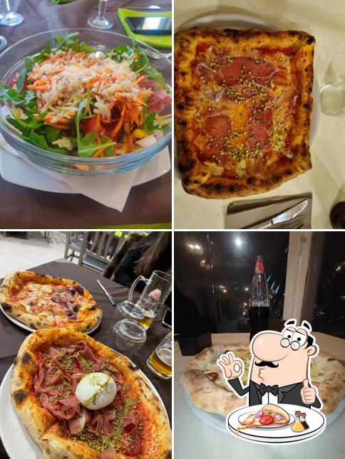 Ordina una pizza a New smile ristorante pizzeria