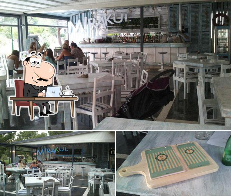 Siediti a un tavolo di Restaurant Mirakul Makarska