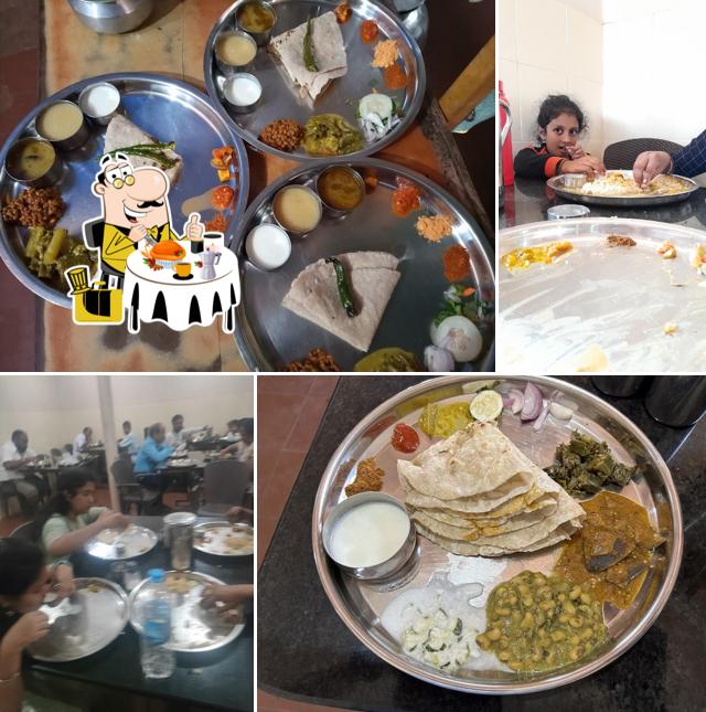 Food at Basveshwara Khanavali