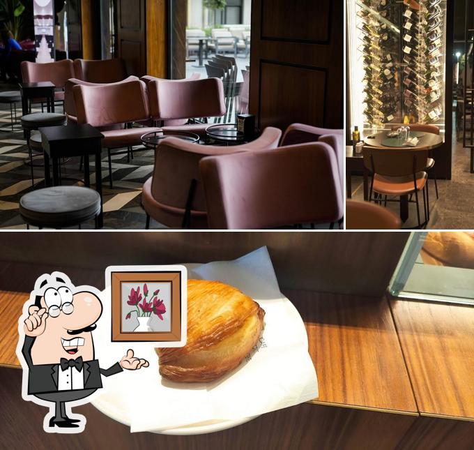 Siediti a un tavolo di Ro Cafè, Bistrot & Patisserie