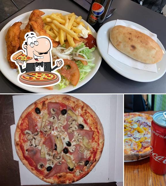 Ordina tra le svariate varianti di pizza