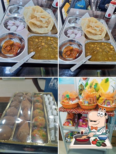 Chicken curry at Bikaner Mishthan Bhandar
