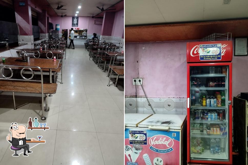 The interior of HOTEL BANSARI RESTAURANT