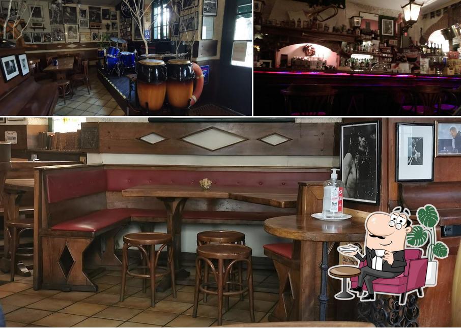 Gli interni di Osteria degli Artisti