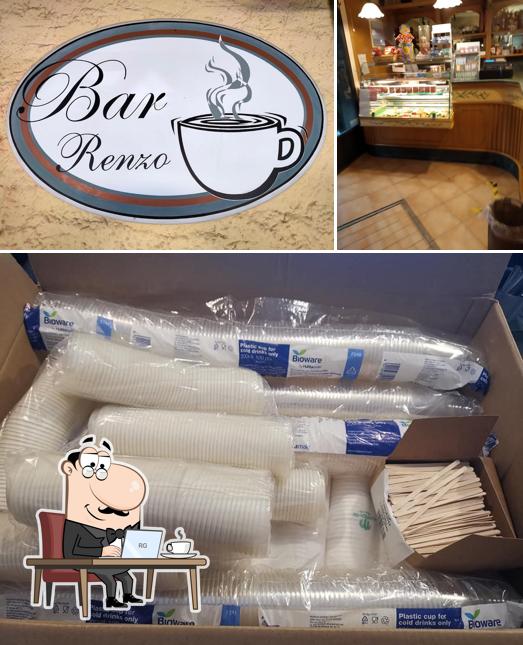 Dai un'occhiata agli interni di Bar Renzo