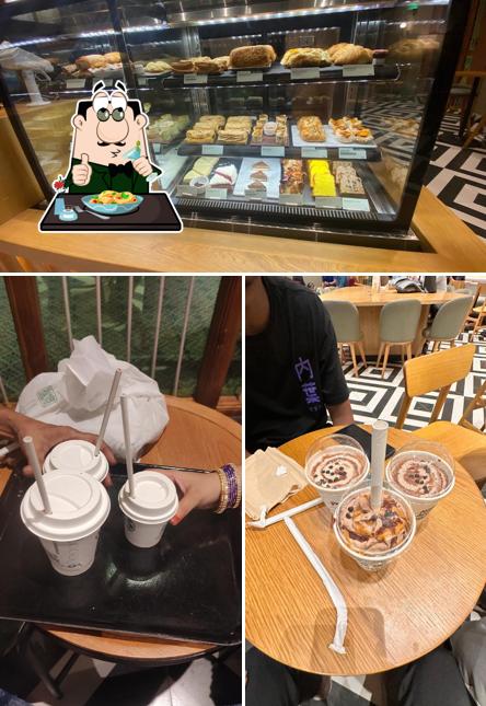Starbucks is distinguished by food and seo_images_cat_1464