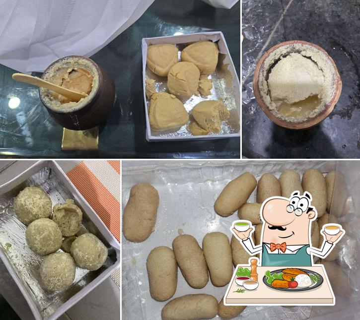 Food at Calcutta Sweets