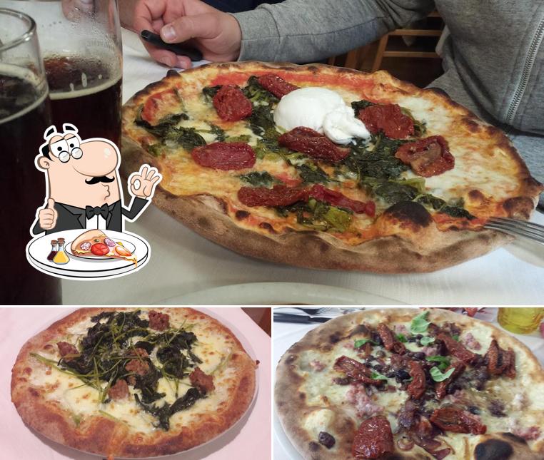 A Ristorante Pizzeria Al Capriccio Da Mannaggia, puoi provare una bella pizza