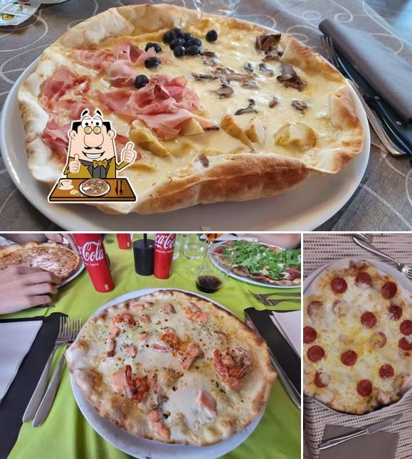 A Davy's Cafè Pizza & Restaurant, puoi prenderti una bella pizza