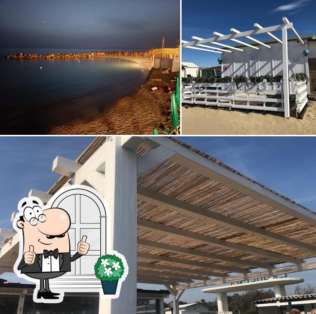 Goditi la vista dall'area esterna di Bagno Sardegna Beach