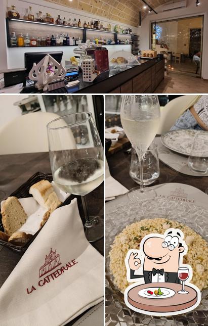 La immagine della cibo e interni di La Cattedrale