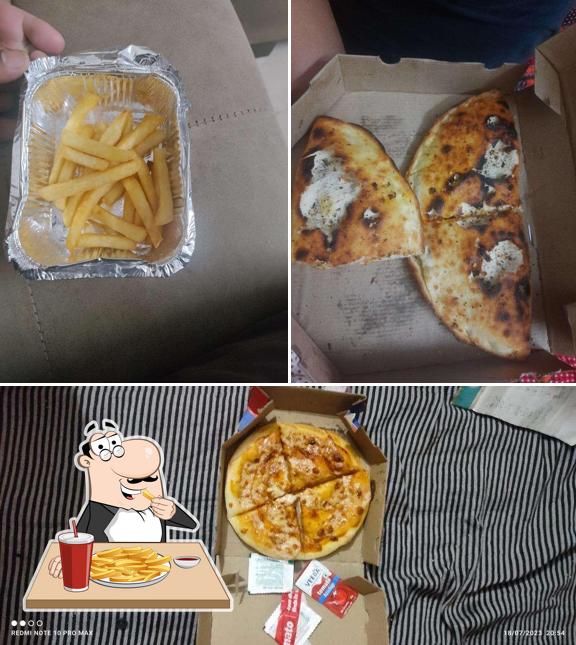 French fries at 4 Slice Pizza