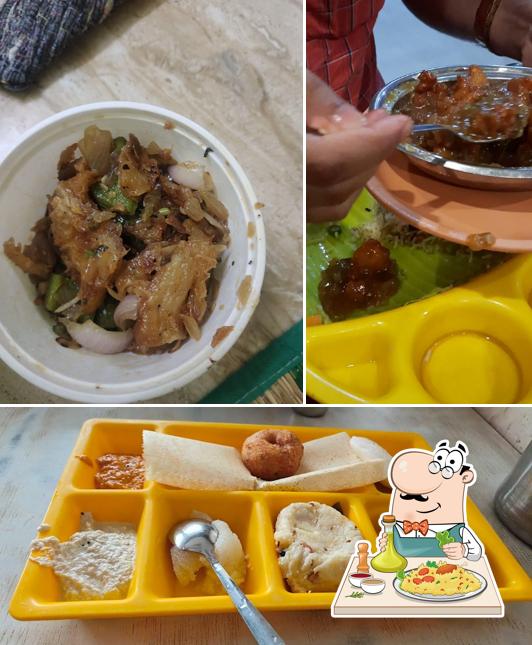 Idli at Sathyam Vegetarian Restaurant