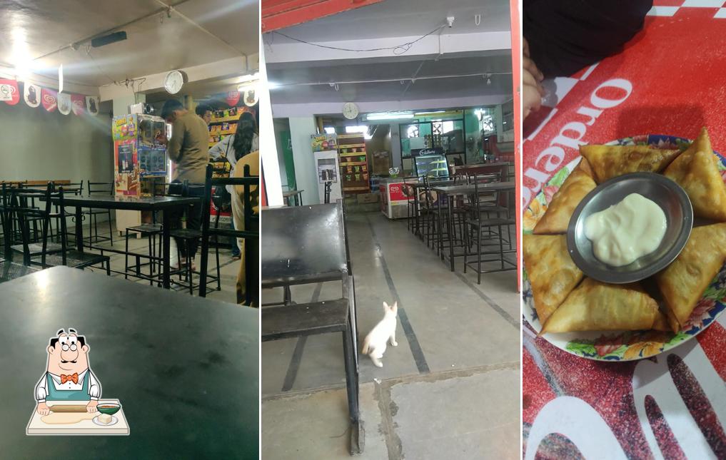 Samosa at New Aadarsh Hotel