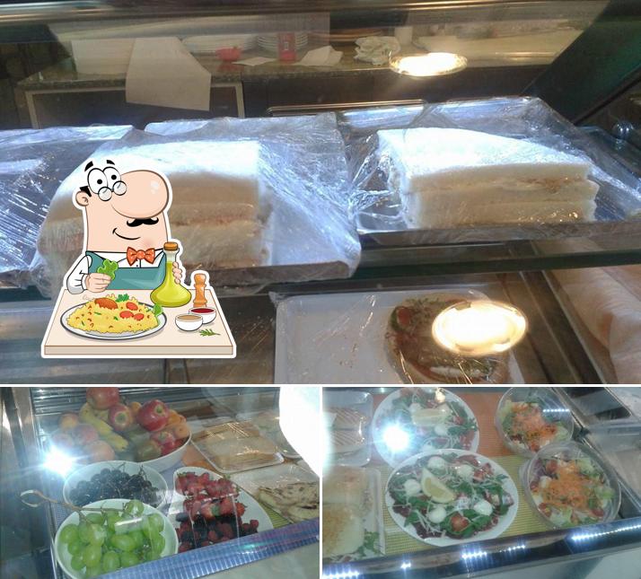 Questa è la immagine che raffigura la cibo e tavolo da pranzo di Pasticceria Zoletto S.A.S. Di Zoletto M. & C