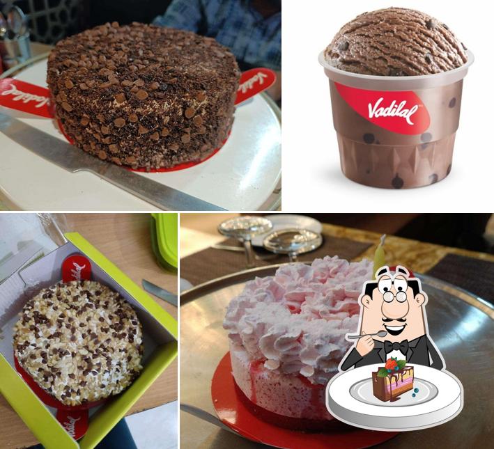 Chocolate cake at Swapandeep Ice Cream And Bakers