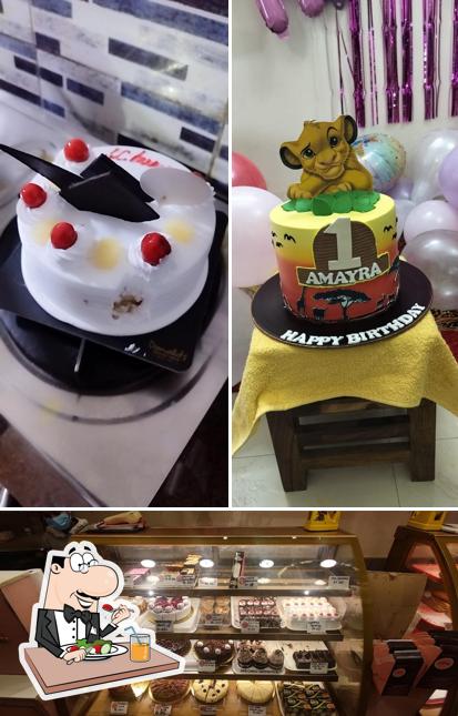Food at Donalds pastry shop rajnagar extension
